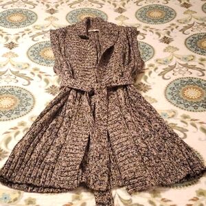 Sleeveless Sweater/Cover